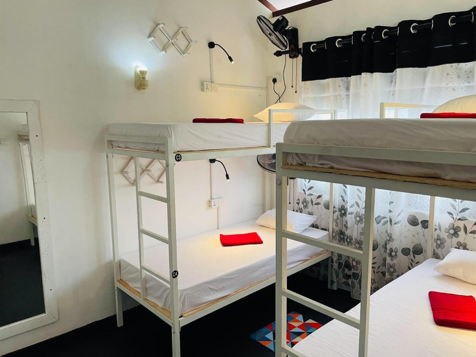 Hiricurry Hostel & Restaurant 迪克韦勒 外观 照片